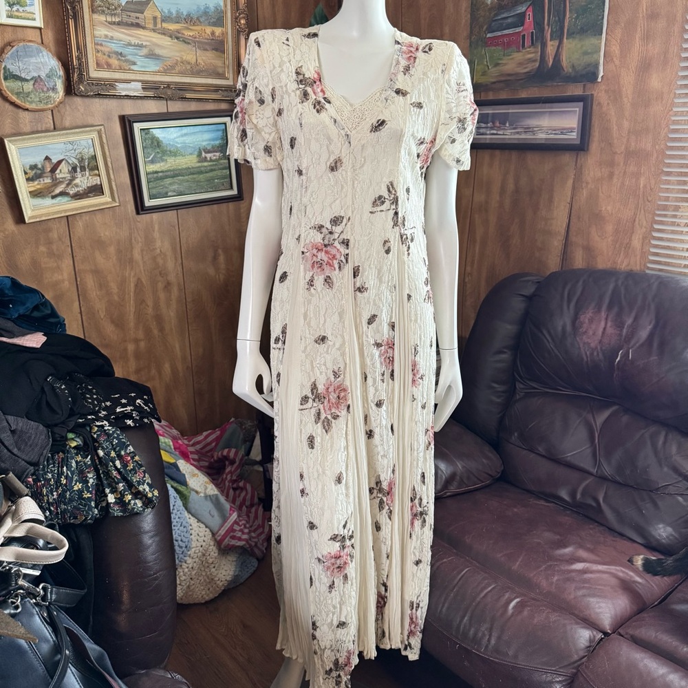 Nostalgia Vintage Lace Floral Boho Cottagecore Dress